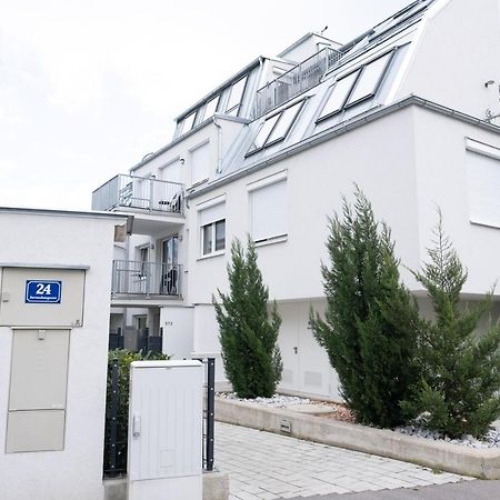 Modern Apartment With Private Balcony Near City Center Bécs Kültér fotó